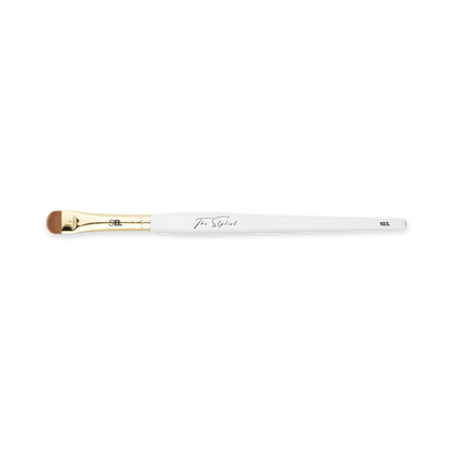 rounded flat synthetic bristles brow concealer brush stylist 103 close-up