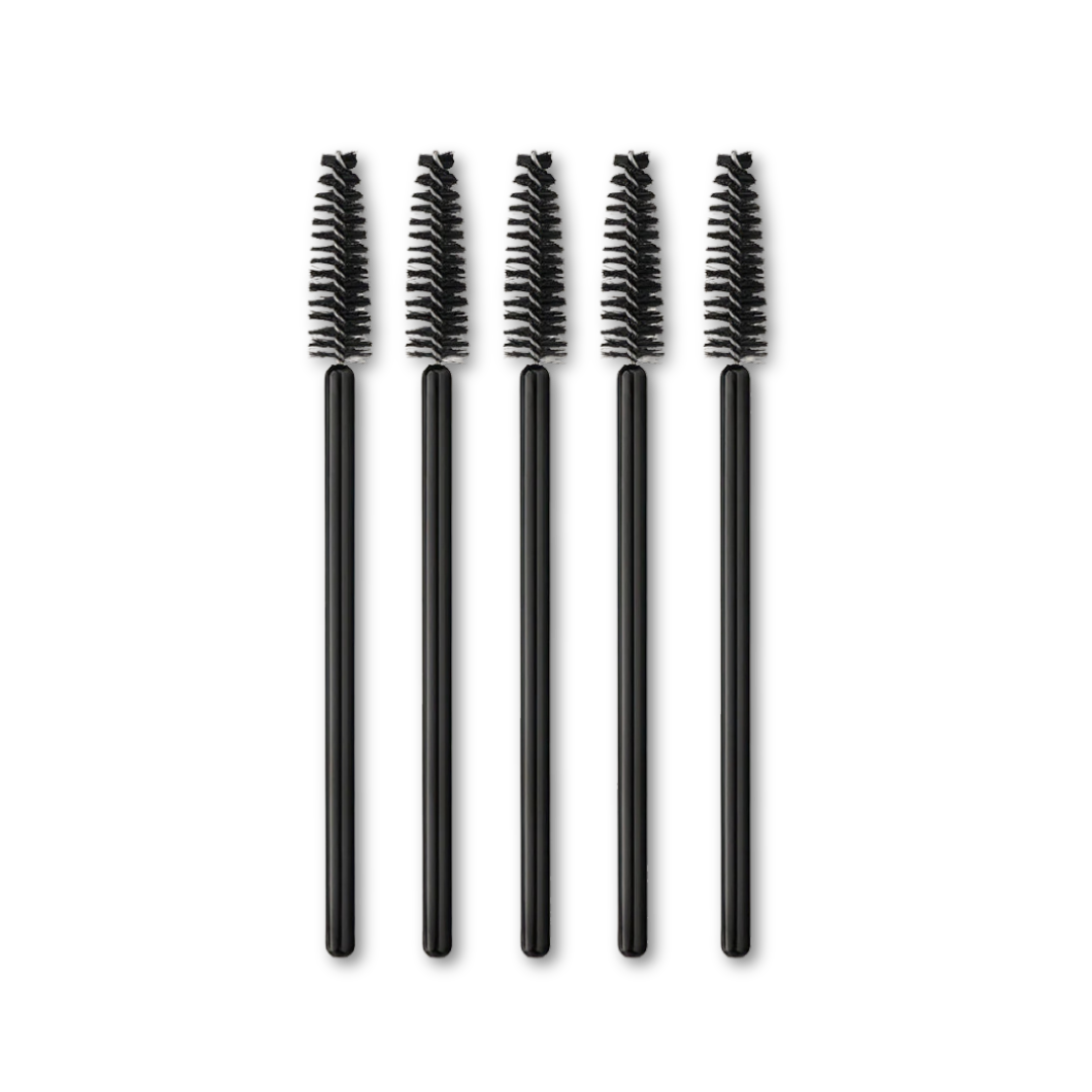 Disposable lash and brow brushes with soft bristles, ideal for maintaining perfectly styled lashes and brows.